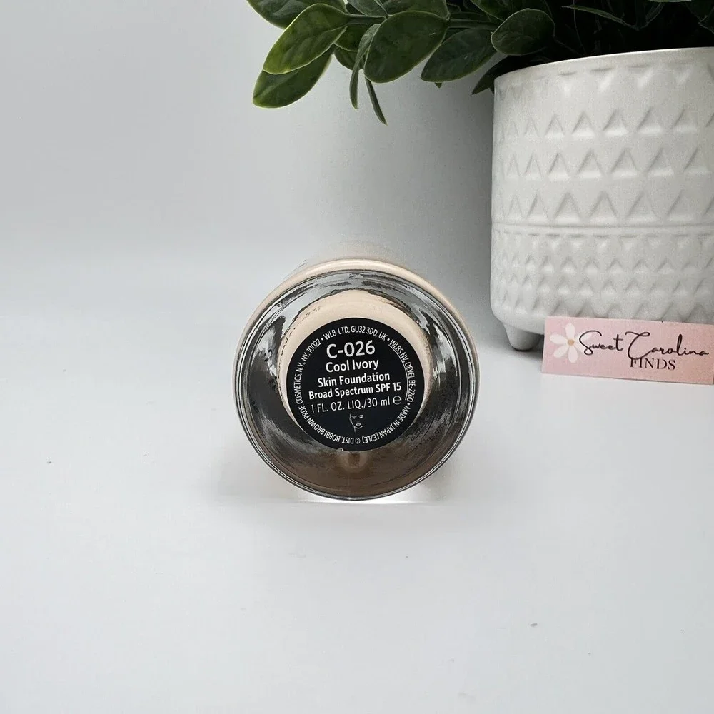 Bobbi Brown Skin Foundation Long-Wear Lightweight SPF15 Cool Ivory C-026 NEW - Picture 3 of 7